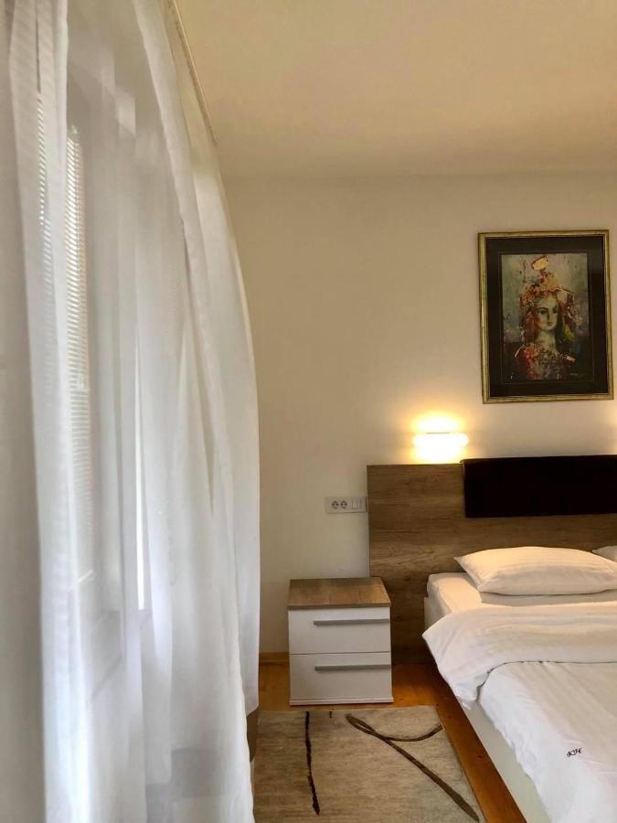 Konak Nestor Bungalows Skopje Exteriör bild