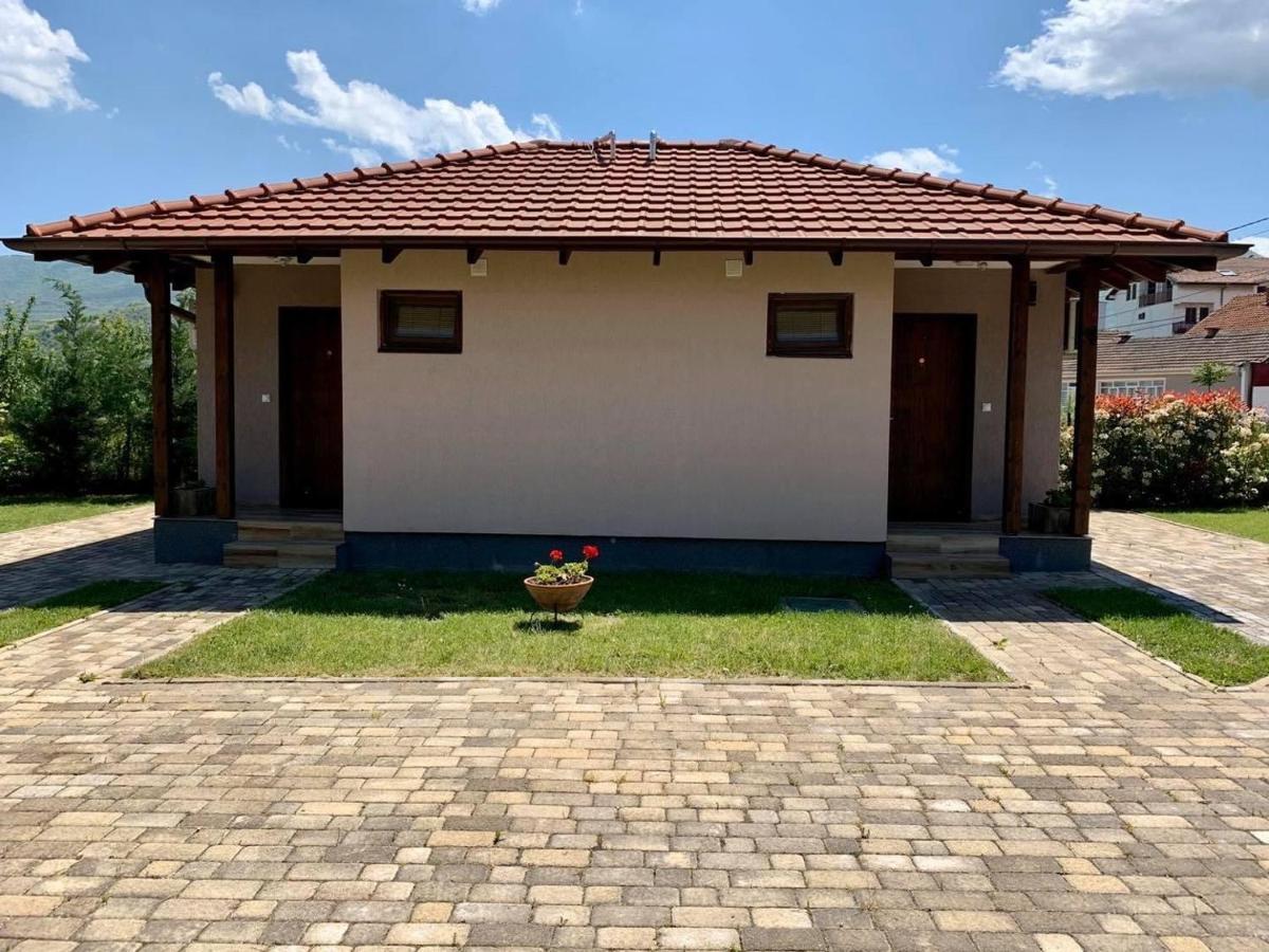 Konak Nestor Bungalows Skopje Exteriör bild