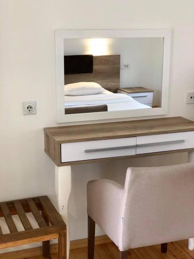 Konak Nestor Bungalows Skopje Exteriör bild