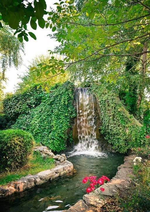 Konak Nestor Bungalows Skopje Exteriör bild