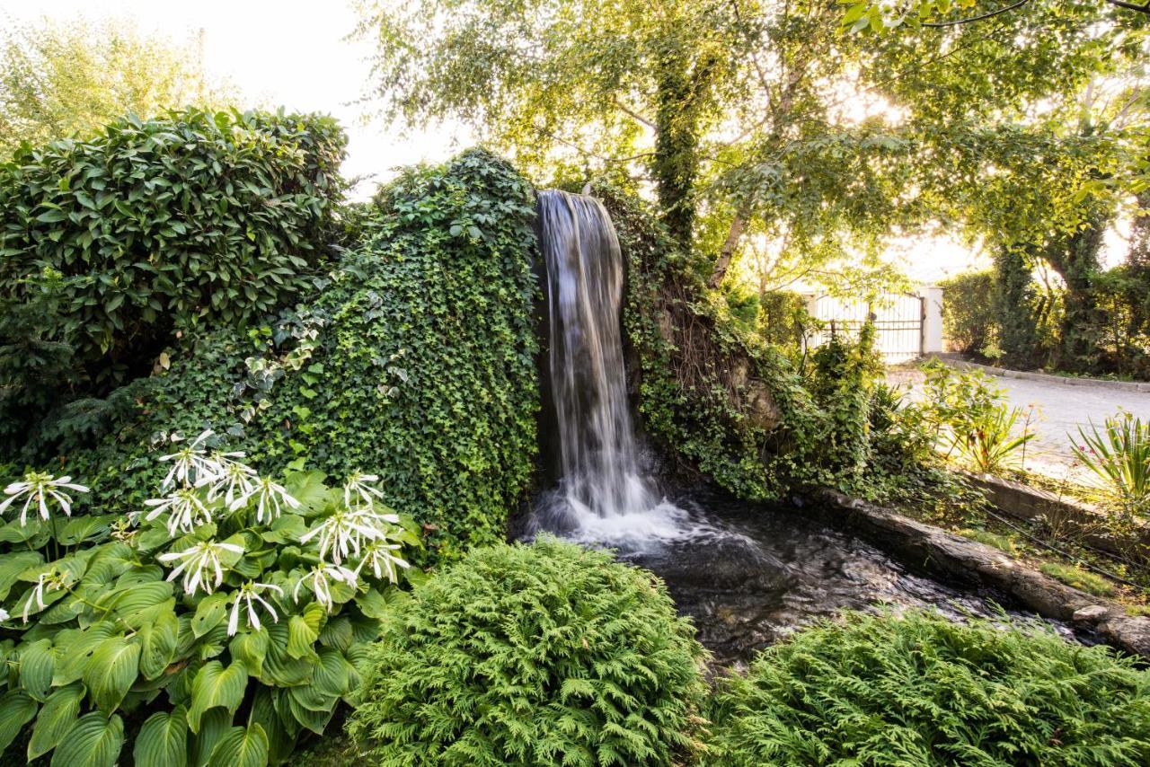 Konak Nestor Bungalows Skopje Exteriör bild