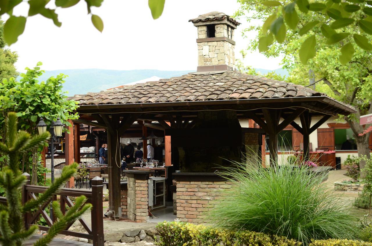 Konak Nestor Bungalows Skopje Exteriör bild